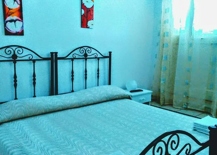 לינה וארוחת בוקר Ondazzurra 3*