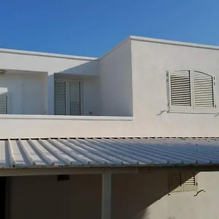 Ondazzurra Alojamento de Acomodação e Pequeno-almoço Patù