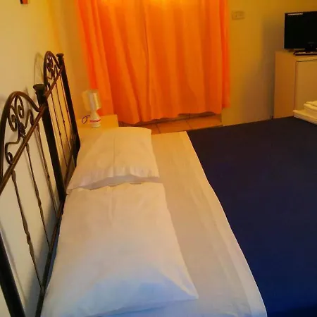 Alojamento de Acomodação e Pequeno-almoço Ondazzurra