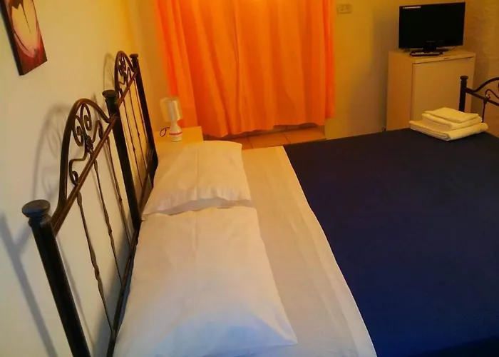 فندق مبيت وإفطار Ondazzurra